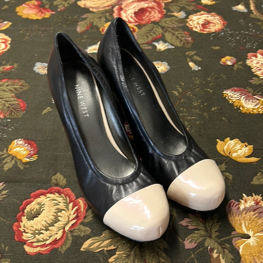 Nine West retro feel heels